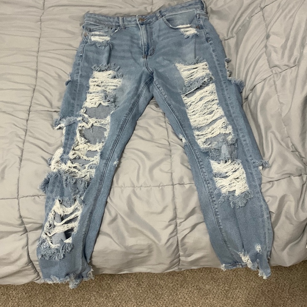 American Eagle super ripped mom jeans